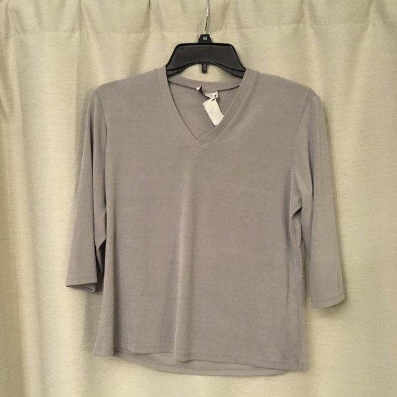 Willi Smith Tops - Willi Smith Grey V neck Half Sleeve Shirt